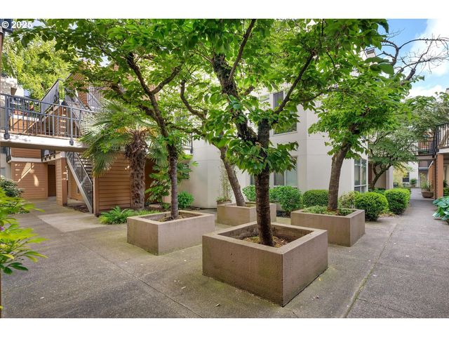 1535 Sw CLAY St 238, Portland, OR 97201