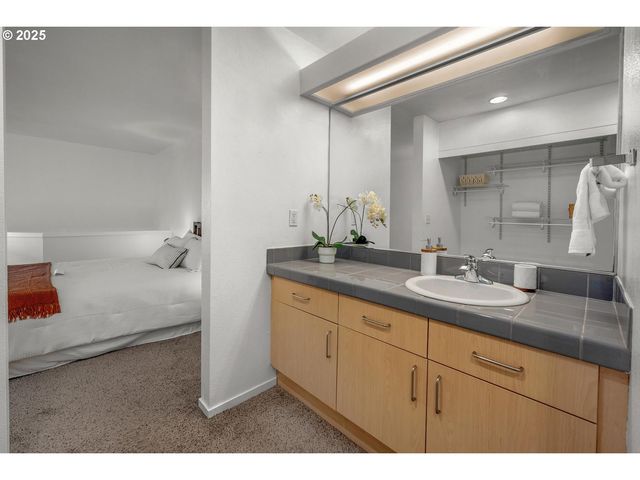 1535 Sw CLAY St 238, Portland, OR 97201