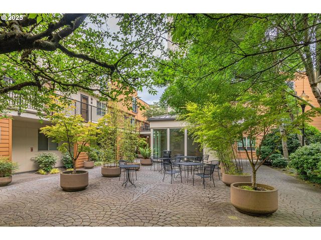 1535 Sw CLAY St 238, Portland, OR 97201