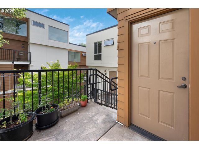 1535 Sw CLAY St 238, Portland, OR 97201