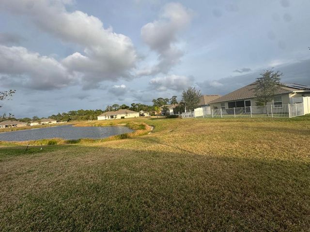 8529 Waterstone Boulevard, Fort Pierce, FL 34951