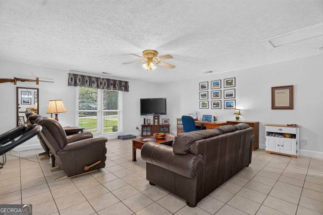 201 Moccasin Trail, Lagrange, GA 30241