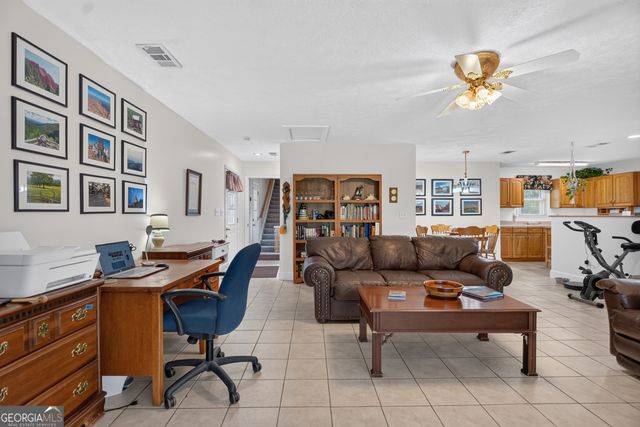 201 Moccasin Trail, Lagrange, GA 30241