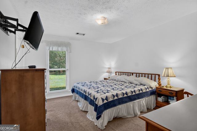 201 Moccasin Trail, Lagrange, GA 30241