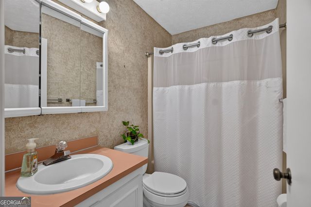 201 Moccasin Trail, Lagrange, GA 30241