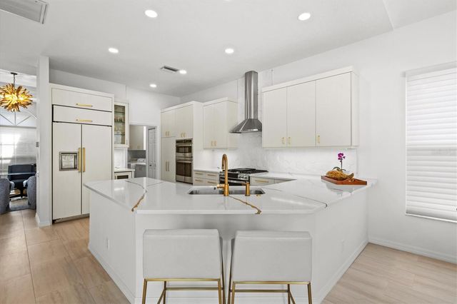 7857 WILTON CRESCENT CIRCLE, University Park, FL 34201