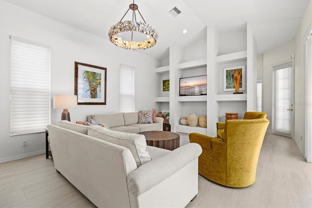 7857 WILTON CRESCENT CIRCLE, University Park, FL 34201