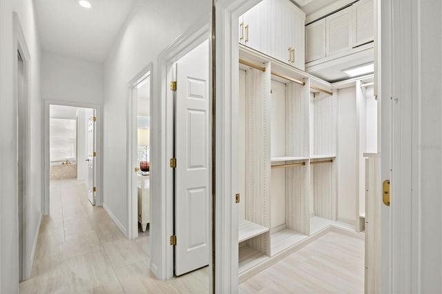 7857 WILTON CRESCENT CIRCLE, University Park, FL 34201