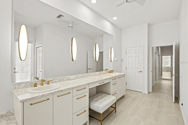 7857 WILTON CRESCENT CIRCLE, University Park, FL 34201