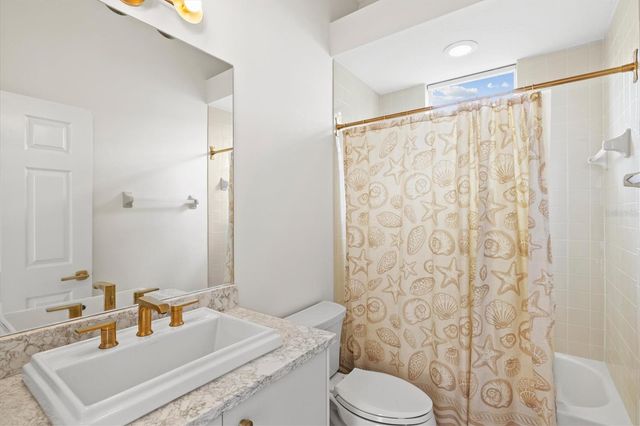 7857 WILTON CRESCENT CIRCLE, University Park, FL 34201