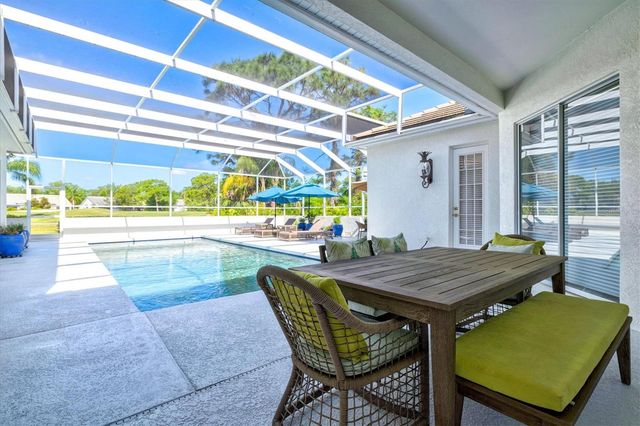 7857 WILTON CRESCENT CIRCLE, University Park, FL 34201