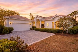 7857 WILTON CRESCENT CIRCLE, University Park, FL 34201