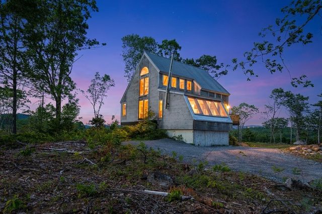 81 Disdam Road, Holderness, NH 03245