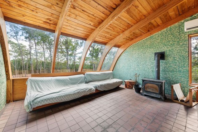 81 Disdam Road, Holderness, NH 03245