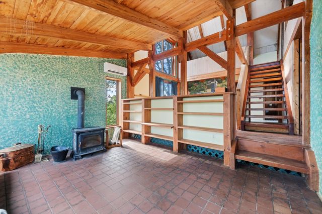 81 Disdam Road, Holderness, NH 03245