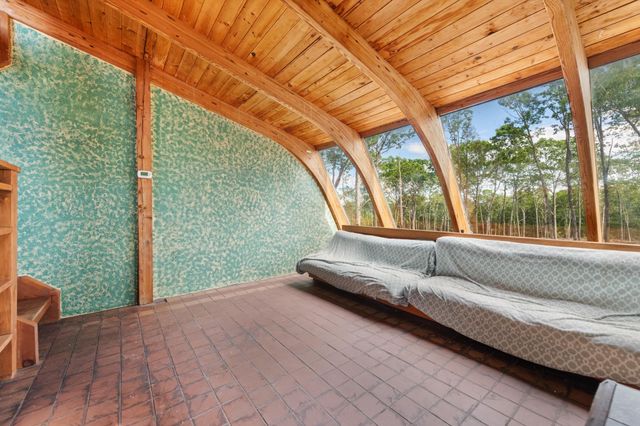 81 Disdam Road, Holderness, NH 03245