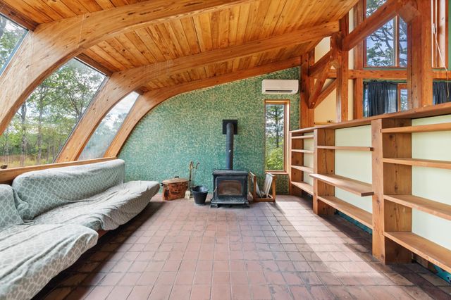 81 Disdam Road, Holderness, NH 03245