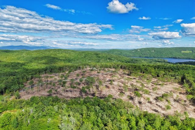 81 Disdam Road, Holderness, NH 03245