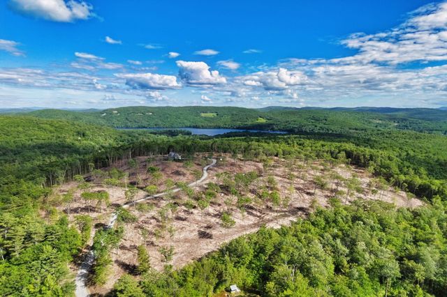 81 Disdam Road, Holderness, NH 03245