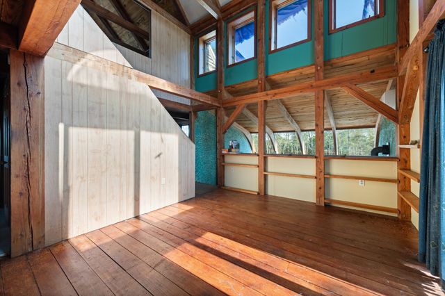 81 Disdam Road, Holderness, NH 03245