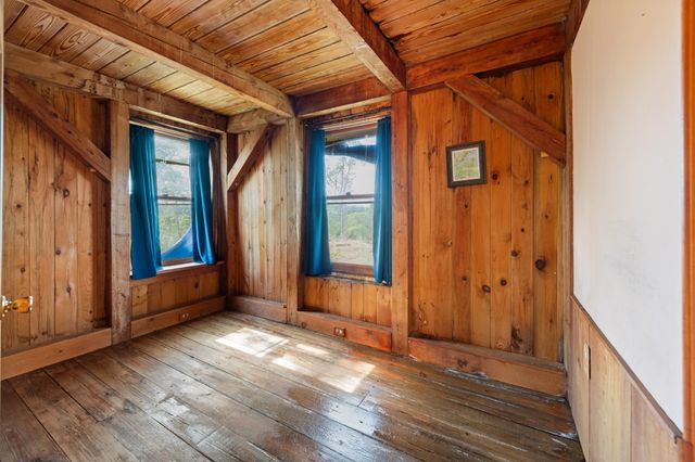 81 Disdam Road, Holderness, NH 03245
