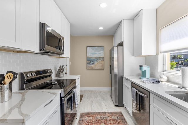 270 SKIFF POINT A1, Clearwater Beach, FL 33767