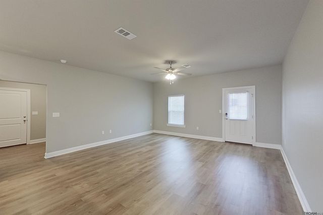 13784 Willowmore Dr, Denham Springs, LA 70726