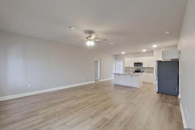 13784 Willowmore Dr, Denham Springs, LA 70726