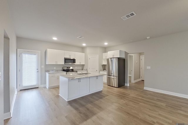 13784 Willowmore Dr, Denham Springs, LA 70726