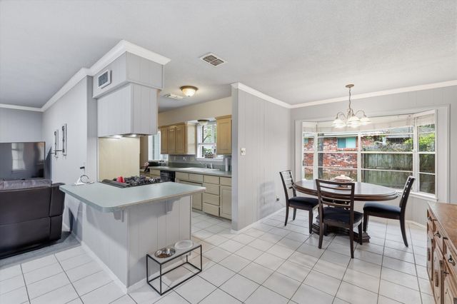 3005 Friendswood Drive, Arlington, TX 76013