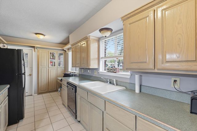 3005 Friendswood Drive, Arlington, TX 76013