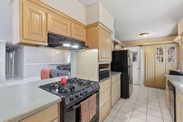 3005 Friendswood Drive, Arlington, TX 76013