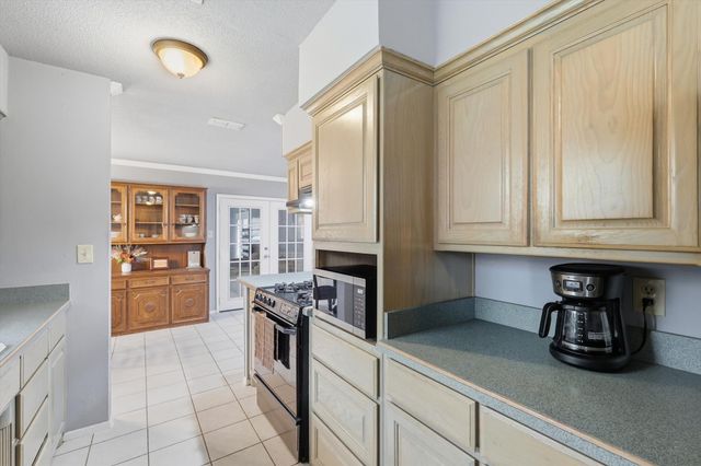 3005 Friendswood Drive, Arlington, TX 76013