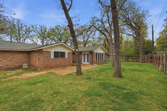 3005 Friendswood Drive, Arlington, TX 76013