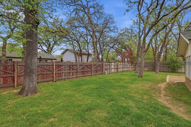3005 Friendswood Drive, Arlington, TX 76013