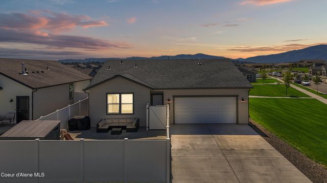 5138 E Antares Ln, Post Falls, ID 83854