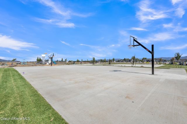 5138 E Antares Ln, Post Falls, ID 83854