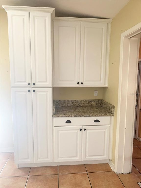 Image 6 of property listing at 2701 NANCY STREET, Orlando, FL 32806