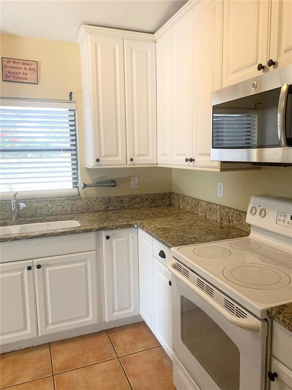 Image 9 of property listing at 2701 NANCY STREET, Orlando, FL 32806