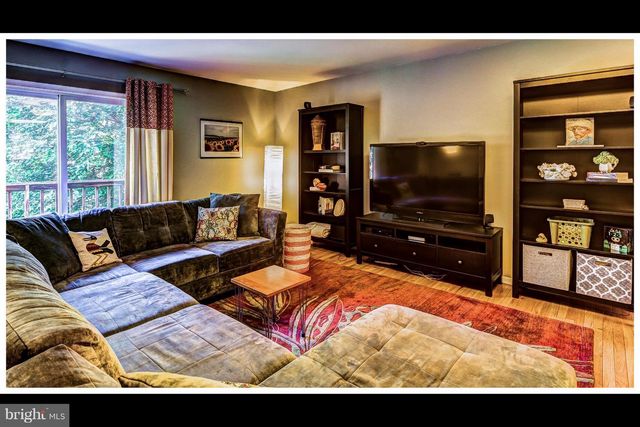 26 SPRING GLEN CT, Cockeysville, MD 21030