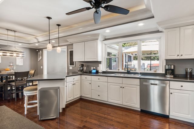 4 Nutting Dr, Leominster, MA 01453