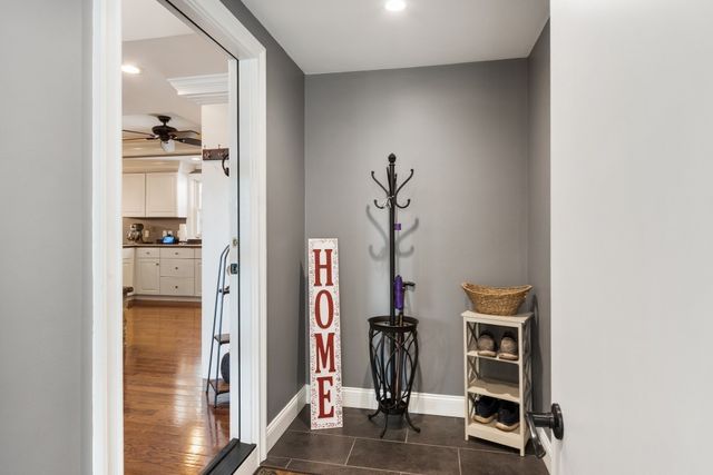 4 Nutting Dr, Leominster, MA 01453