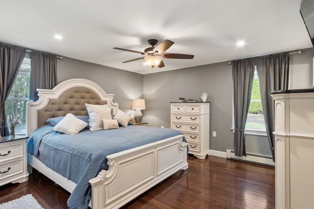 4 Nutting Dr, Leominster, MA 01453