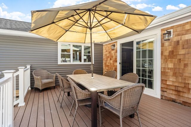 4 Nutting Dr, Leominster, MA 01453