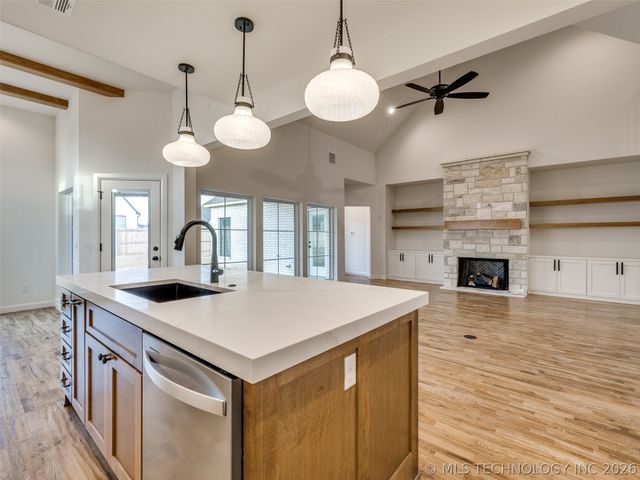 2839 E 142nd Street S, Bixby, OK 74008