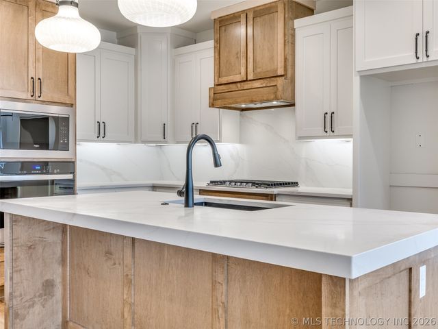 2839 E 142nd Street S, Bixby, OK 74008