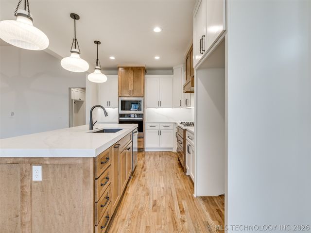 2839 E 142nd Street S, Bixby, OK 74008