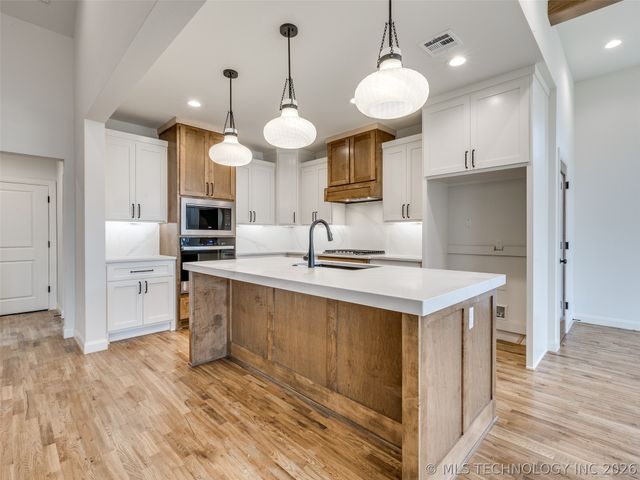 2839 E 142nd Street S, Bixby, OK 74008
