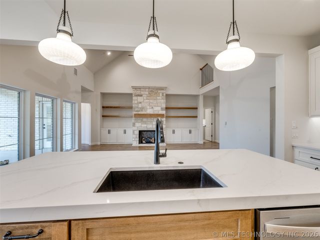 2839 E 142nd Street S, Bixby, OK 74008