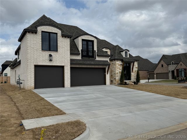 2839 E 142nd Street S, Bixby, OK 74008